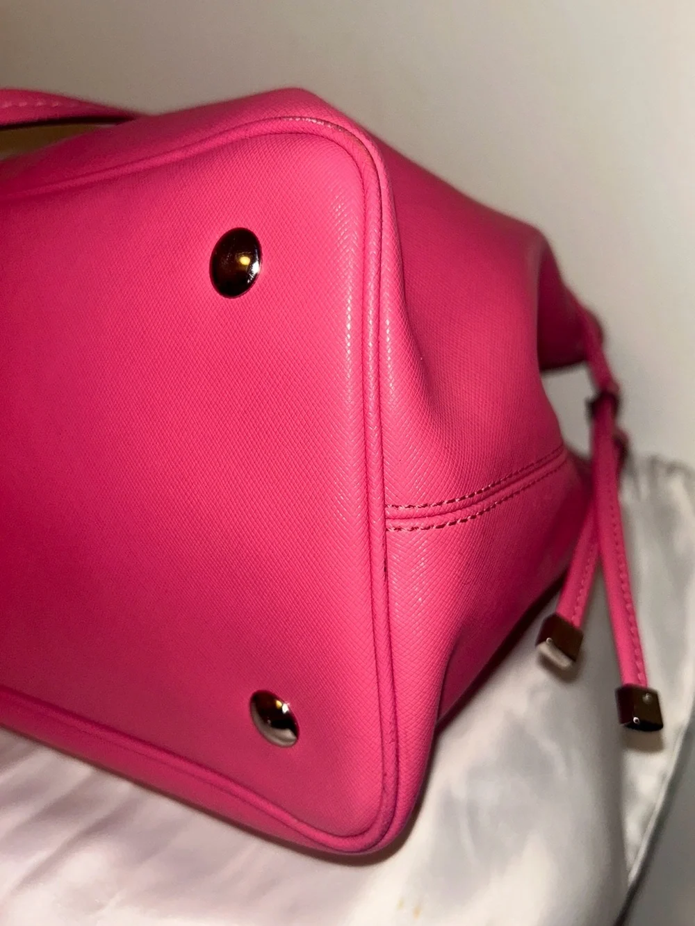 Coach Peyton Leather Drawstring Carryall Bag in the vibrant "Pomegranate" - Picture 9 of 12